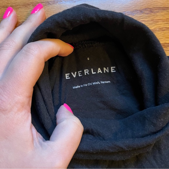 Everlane black layering turtleneck size small - Picture 2 of 4